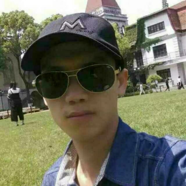 龙小华的第一张照片--菏泽相亲服务中心