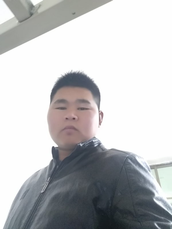小哥的第一张照片--菏泽相亲服务中心