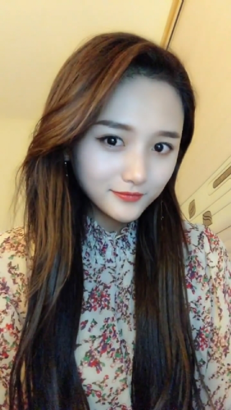淡然一笑的第一张照片--菏泽相亲服务中心