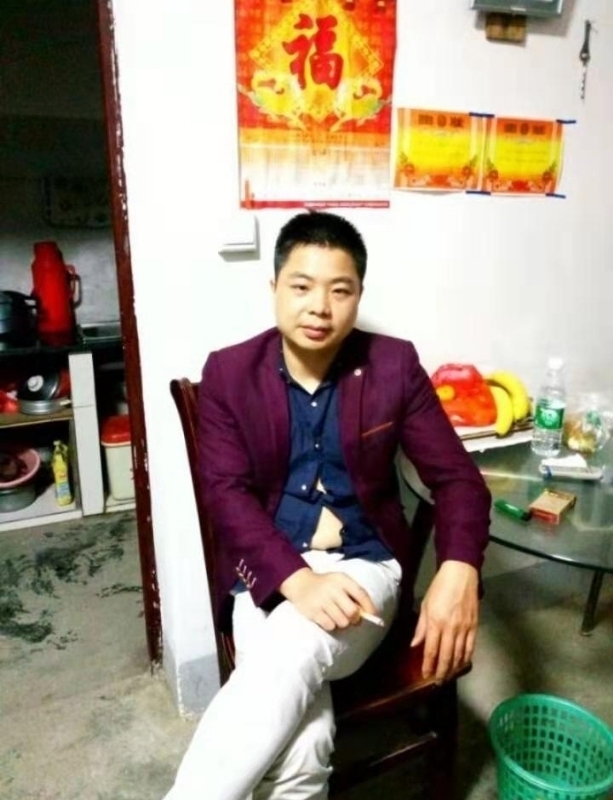 蓝色的微笑的第一张照片--菏泽相亲服务中心