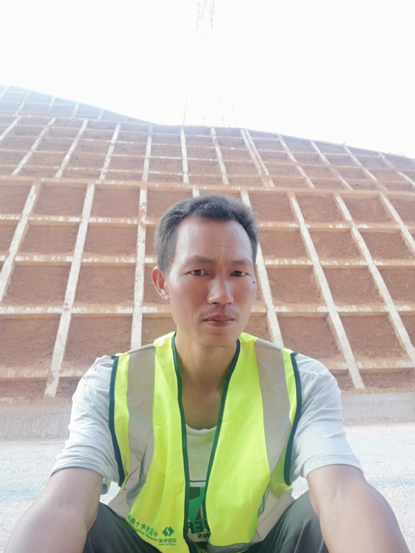 哥们的第一张照片--菏泽相亲服务中心