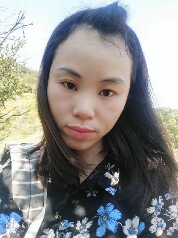 英英的第一张照片--菏泽相亲服务中心