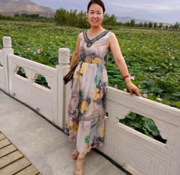 红叶的第一张照片--菏泽相亲服务中心