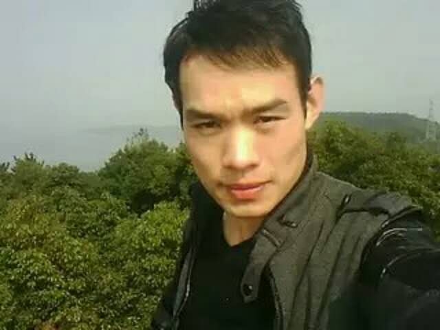 明镜的第一张照片--菏泽相亲服务中心
