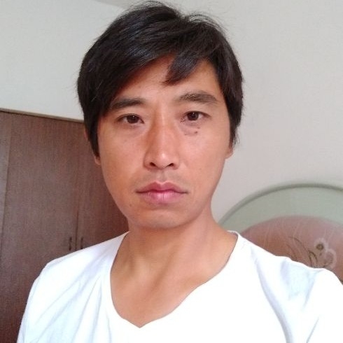 莞尔一笑的第一张照片--菏泽相亲服务中心