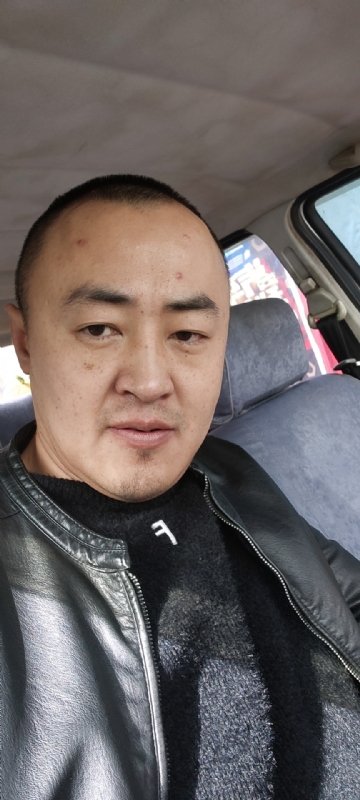 精神九哥的第一张照片--菏泽相亲服务中心