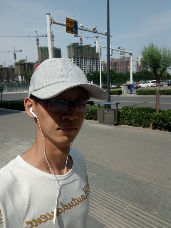 挥一挥手什么都没有的第一张照片--菏泽相亲服务中心