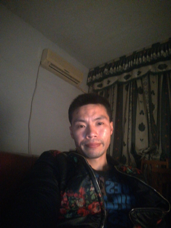 性情男儿的第一张照片--菏泽相亲服务中心