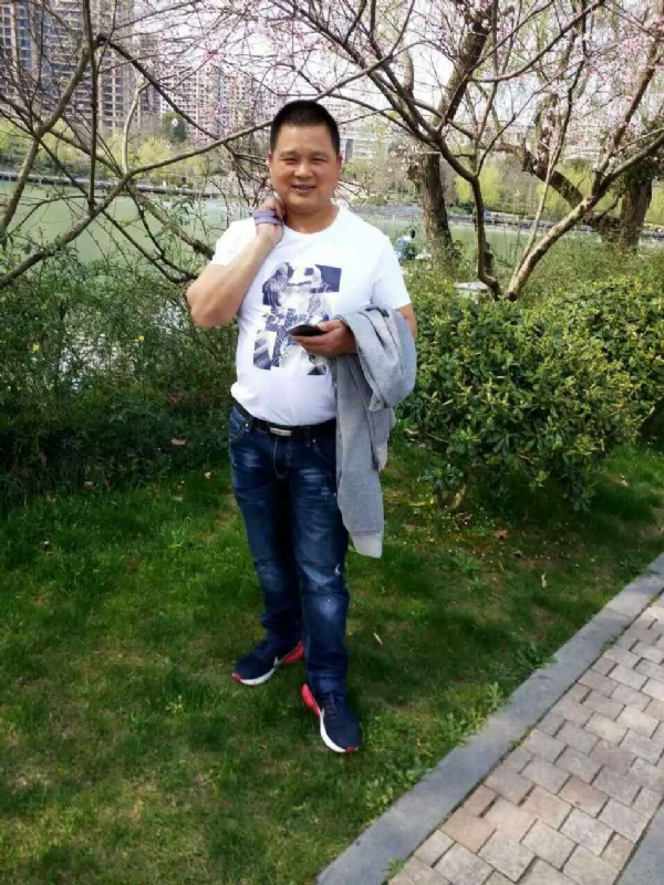 纯爷们的第一张照片--菏泽相亲服务中心