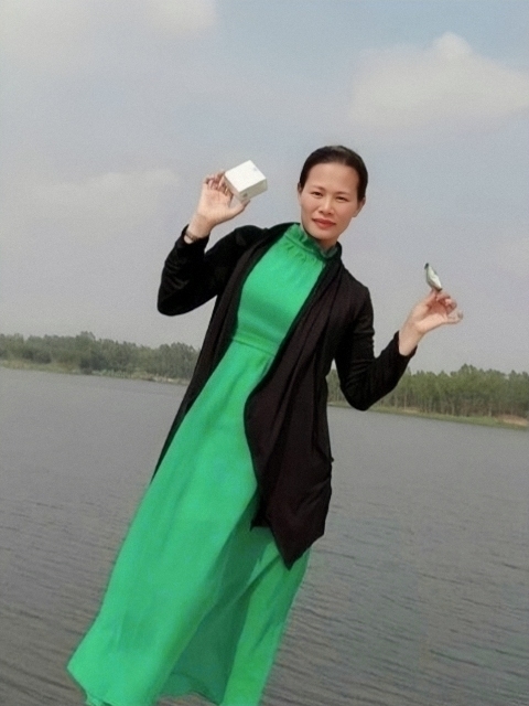 李梅的第三张照片--菏泽相亲服务中心