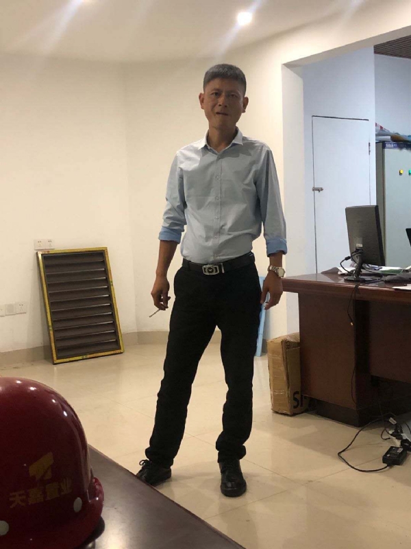 郁闷之中的第一张照片--菏泽相亲服务中心