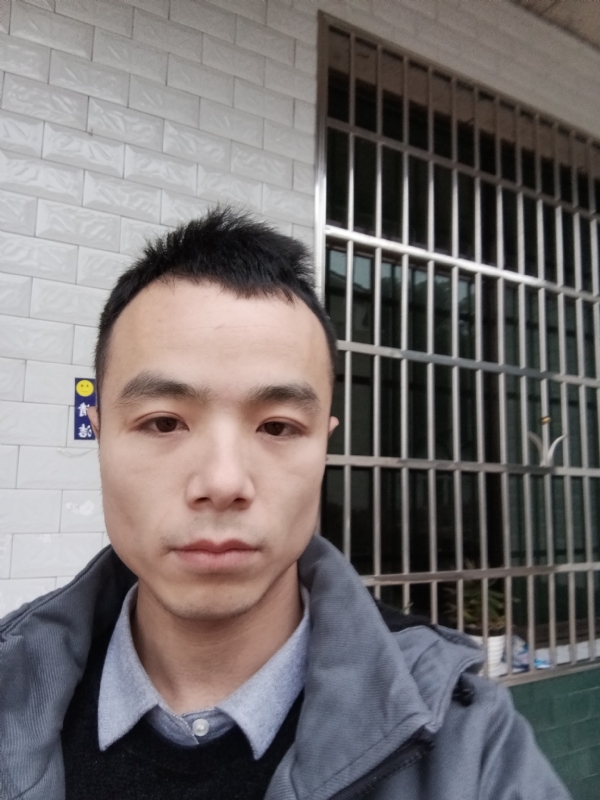 笑得那么开心的第一张照片--菏泽相亲服务中心
