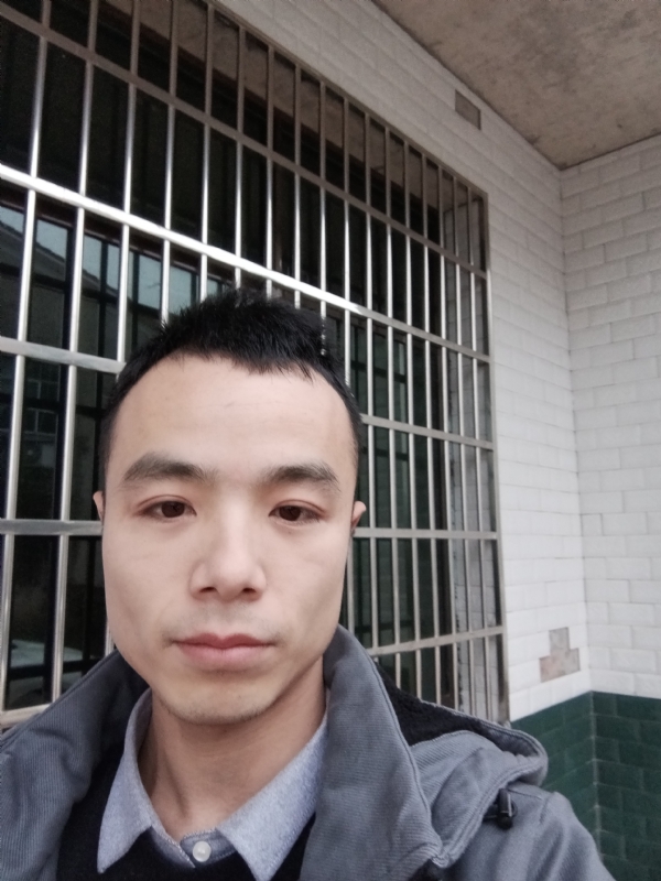 笑得那么开心的第三张照片--菏泽相亲服务中心