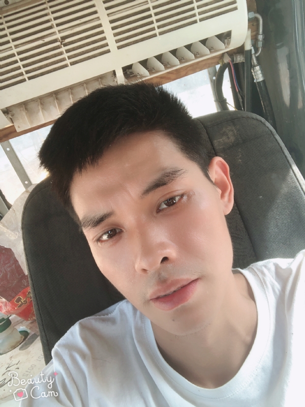 小董的第一张照片--菏泽相亲服务中心