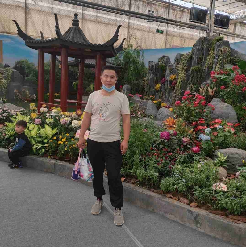 受伤的痴情男的第一张照片--菏泽相亲服务中心