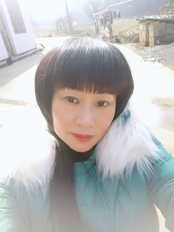金鱼儿的第一张照片--菏泽相亲服务中心
