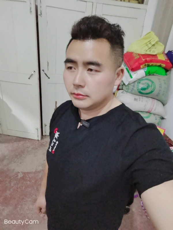 阿杰的第一张照片--菏泽相亲服务中心