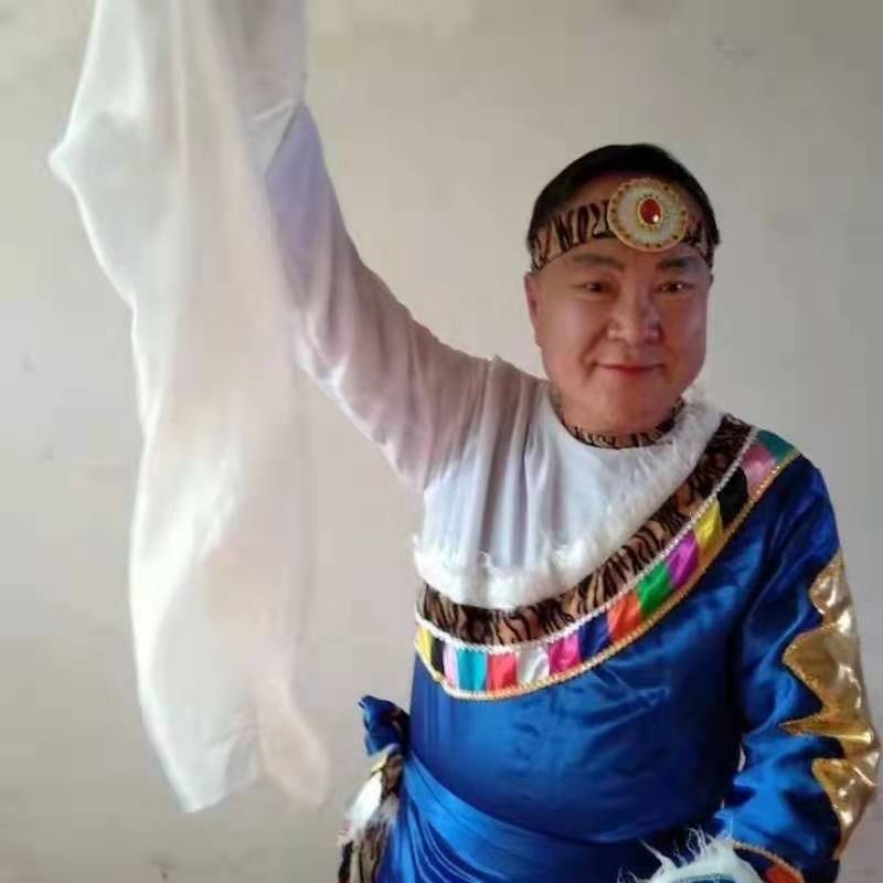 走在冷风中的第一张照片--菏泽相亲服务中心