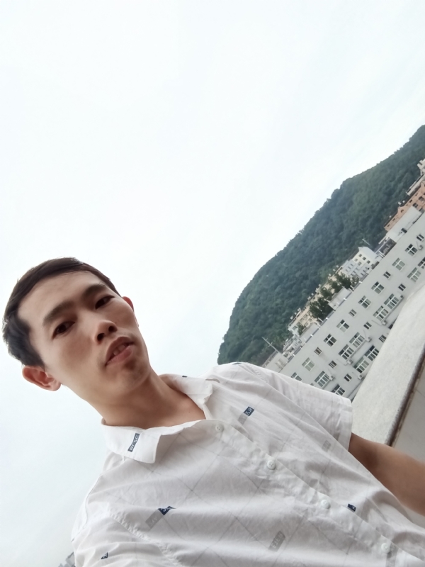 会飞的鱼的第一张照片--菏泽相亲服务中心
