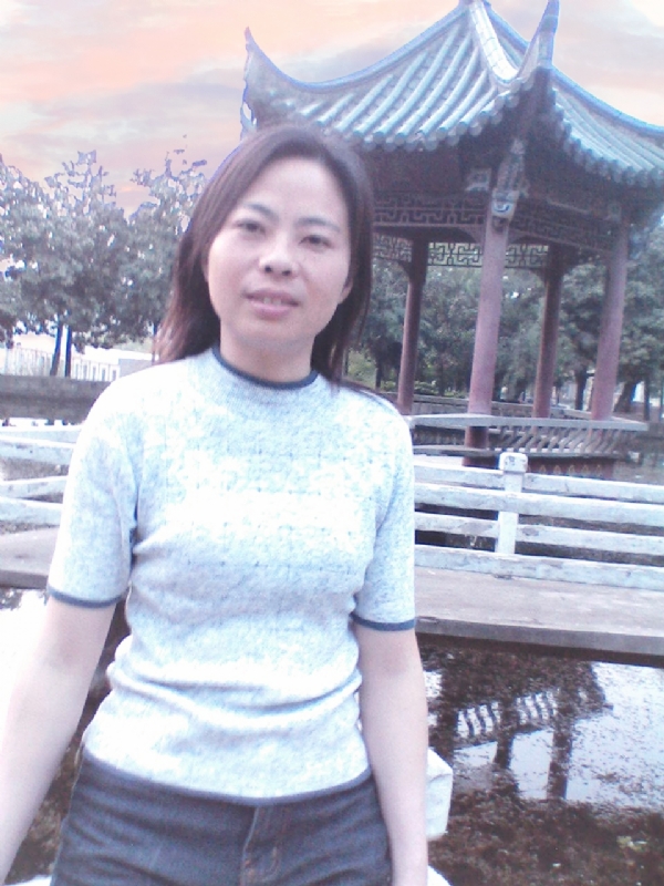 小草的第三张照片--菏泽相亲服务中心