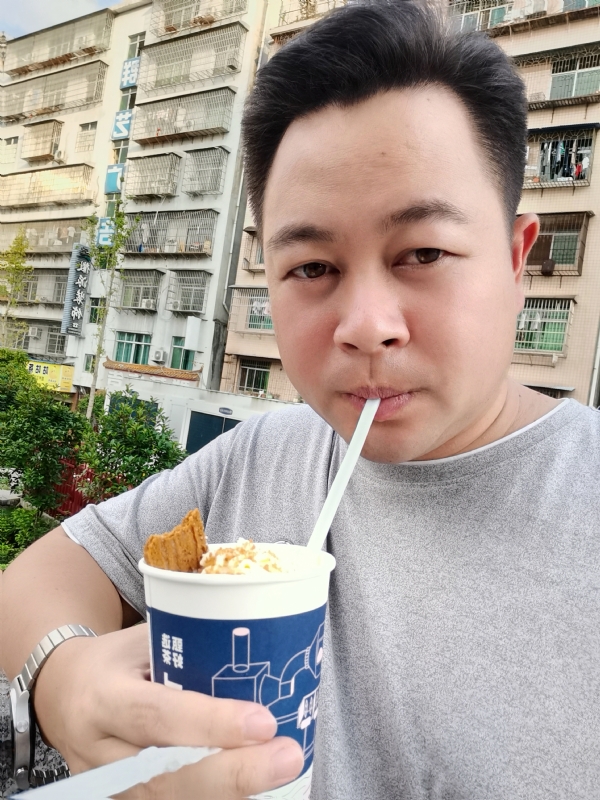K金o的第一张照片--菏泽相亲服务中心