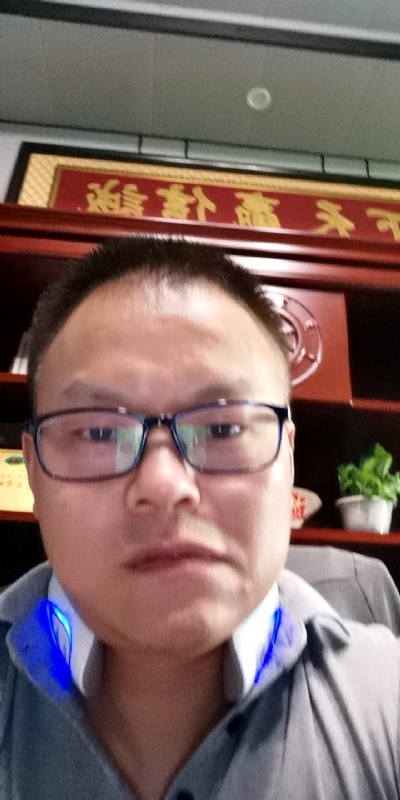 模具工匠的第一张照片--菏泽相亲服务中心