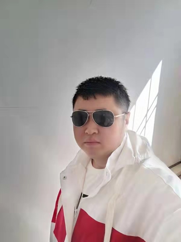 大漠叔叔的第一张照片--菏泽相亲服务中心