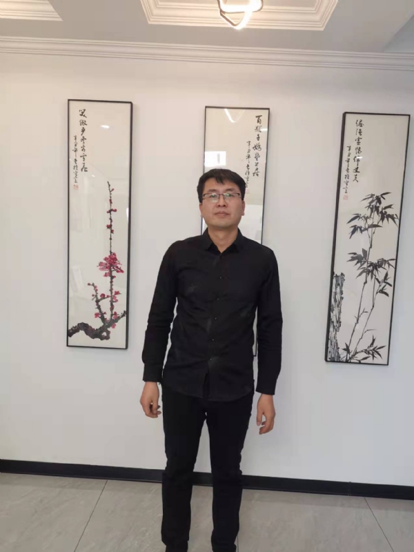 情义比天高的第一张照片--菏泽相亲服务中心