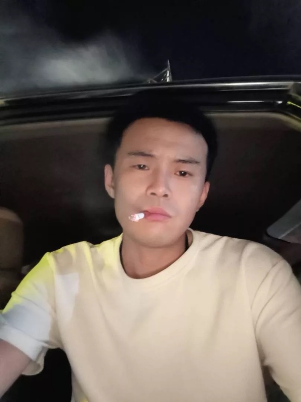 爱睡觉的土拨鼠的第一张照片--菏泽相亲服务中心