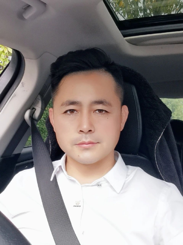 阿华大人的第一张照片--菏泽相亲服务中心