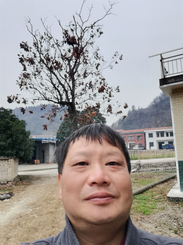 苏众青春冲浪的第一张照片--菏泽相亲服务中心