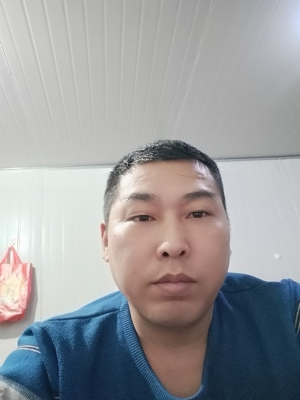 开着拖拉机去兜风的第一张照片--菏泽相亲服务中心