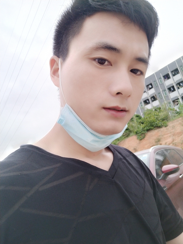何凡的第二张照片--菏泽相亲服务中心