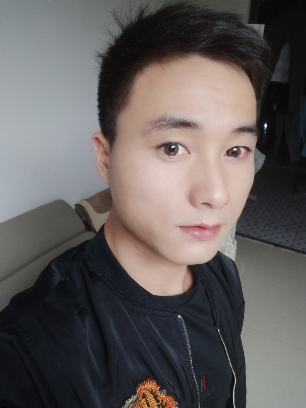 何凡的第三张照片--菏泽相亲服务中心
