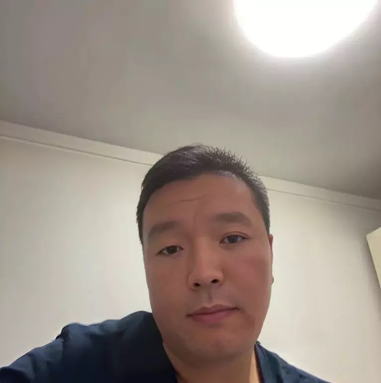 穿唐装的松鼠的第一张照片--菏泽相亲服务中心