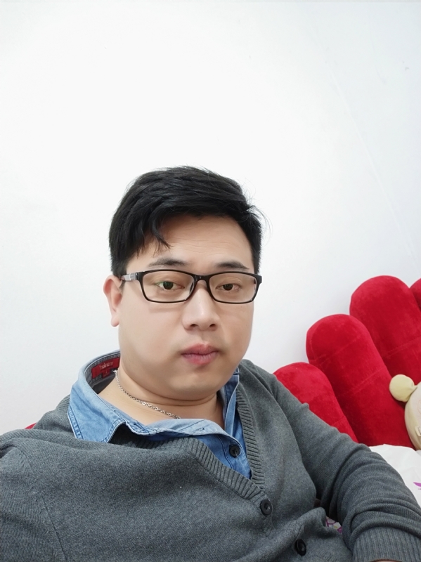 何必在亿的第一张照片--菏泽相亲服务中心