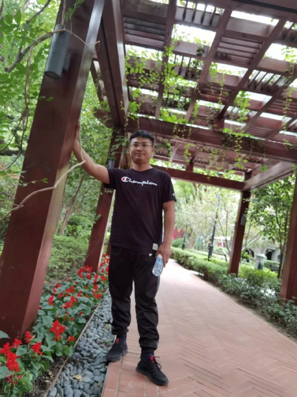 会飞的鱼的第一张照片--菏泽相亲服务中心