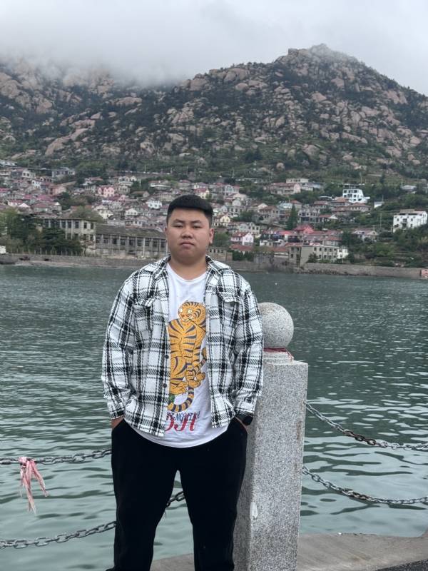谨慎的第一张照片--菏泽相亲服务中心