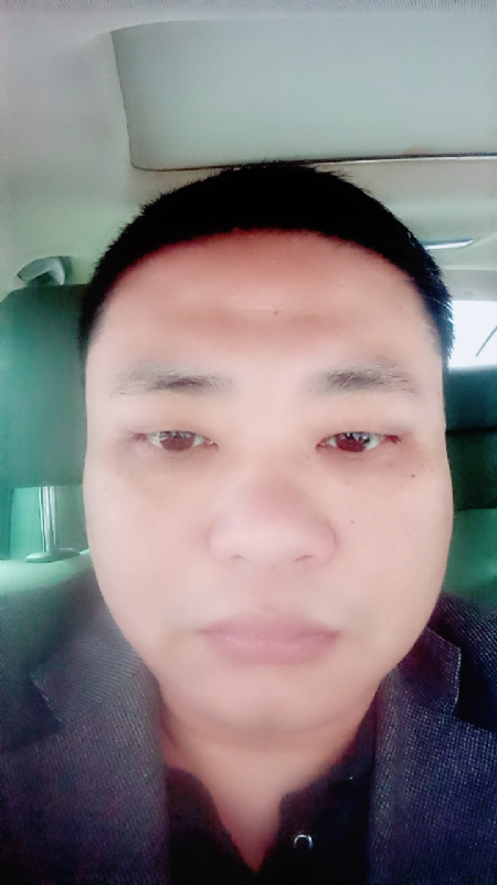 向日葵的第一张照片--菏泽相亲服务中心