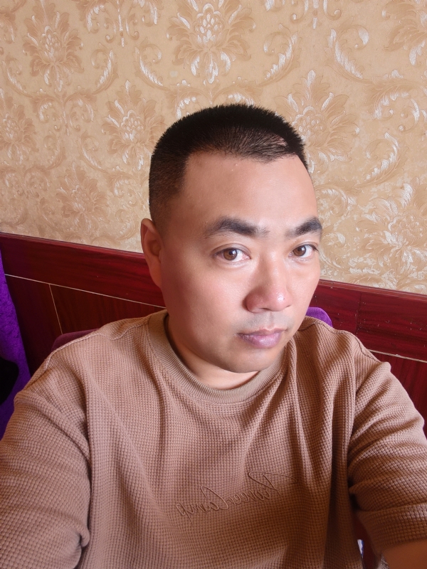 擦亮眼睛向前看的第一张照片--菏泽相亲服务中心