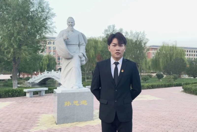 尚明月的第一张照片--菏泽相亲服务中心
