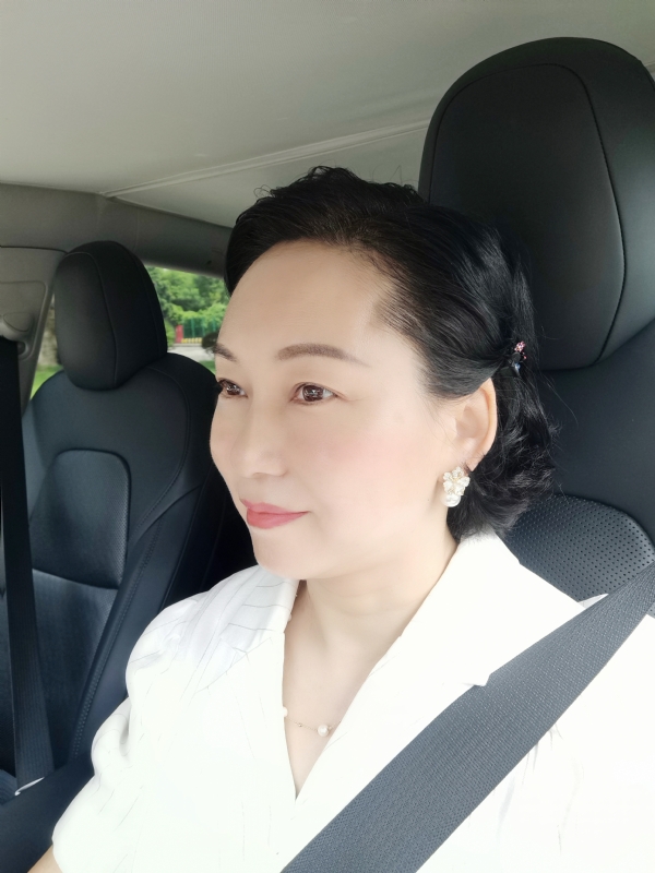 艳阳天的第一张照片--菏泽相亲服务中心