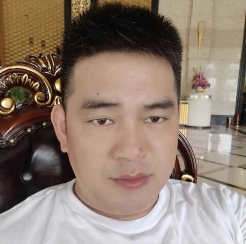 随风的第一张照片--菏泽相亲服务中心