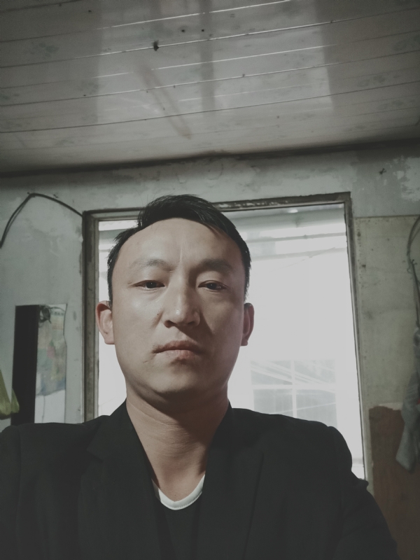 放弃爱你的第一张照片--菏泽相亲服务中心