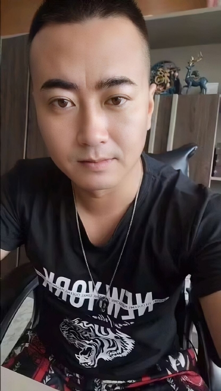 Luck耀的第一张照片--菏泽相亲服务中心