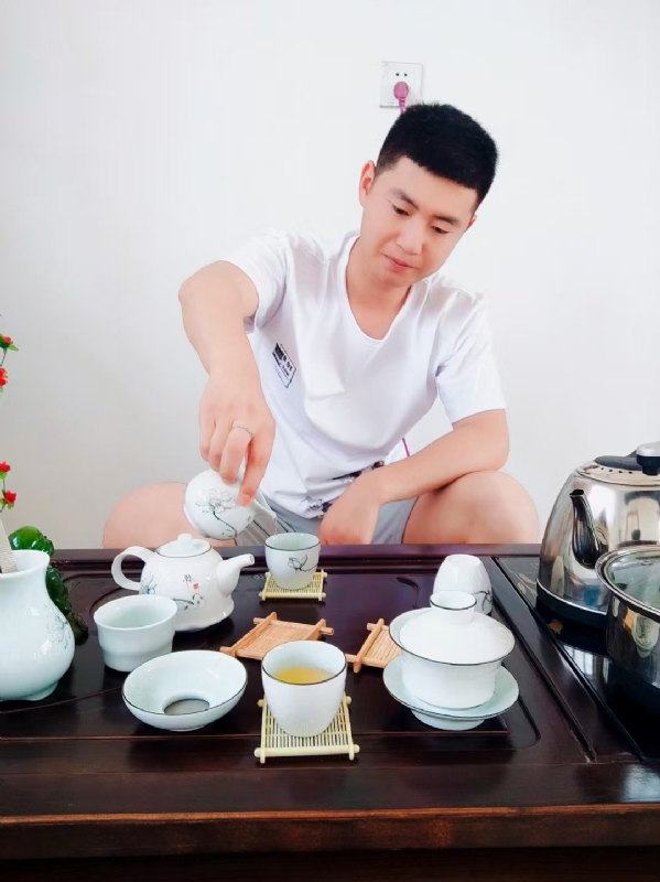 日月的第一张照片--菏泽相亲服务中心