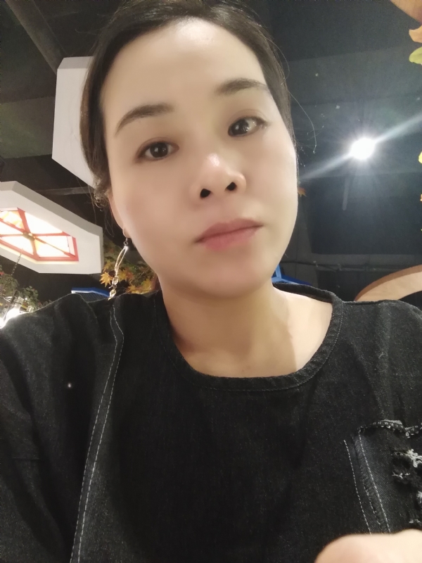 喜欢黑巧的第一张照片--菏泽相亲服务中心